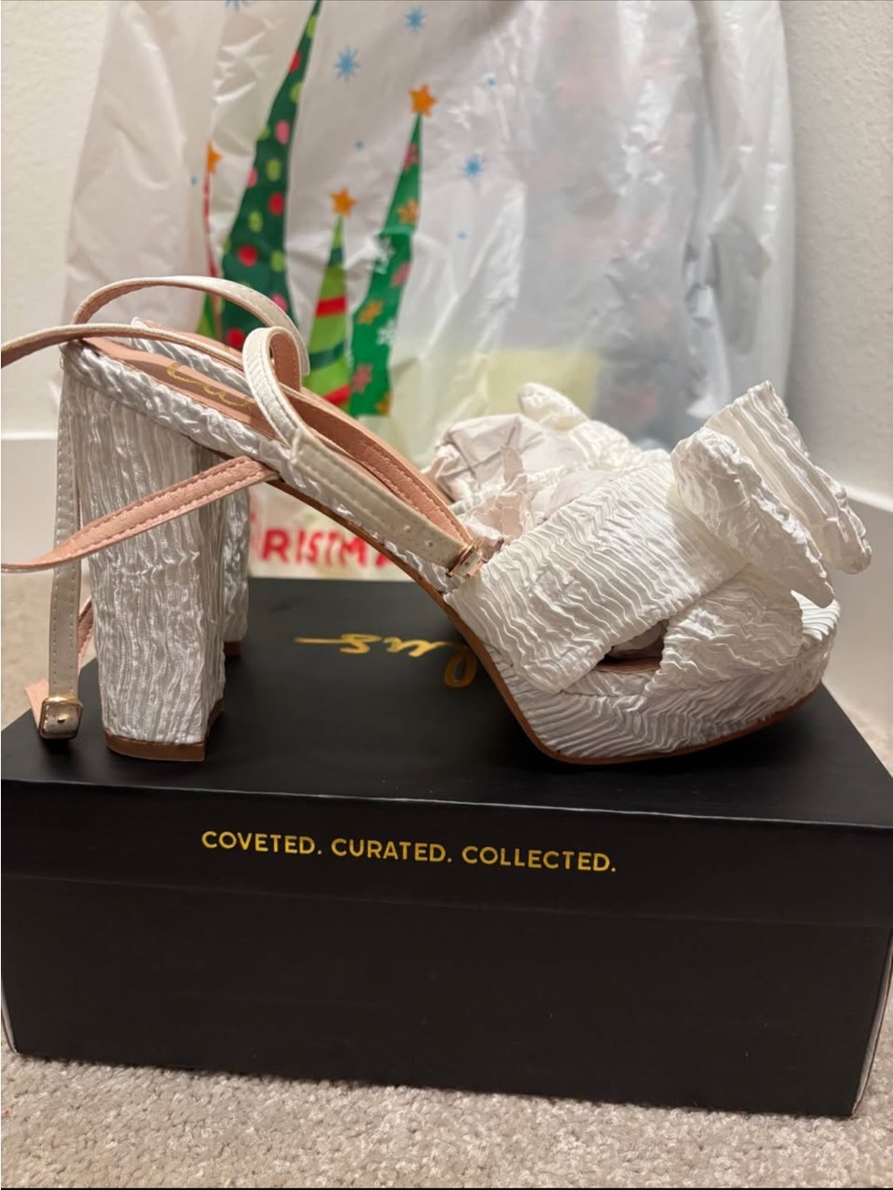 Lulu’s White Bow Platform Block Heels - Picture 4 of 5